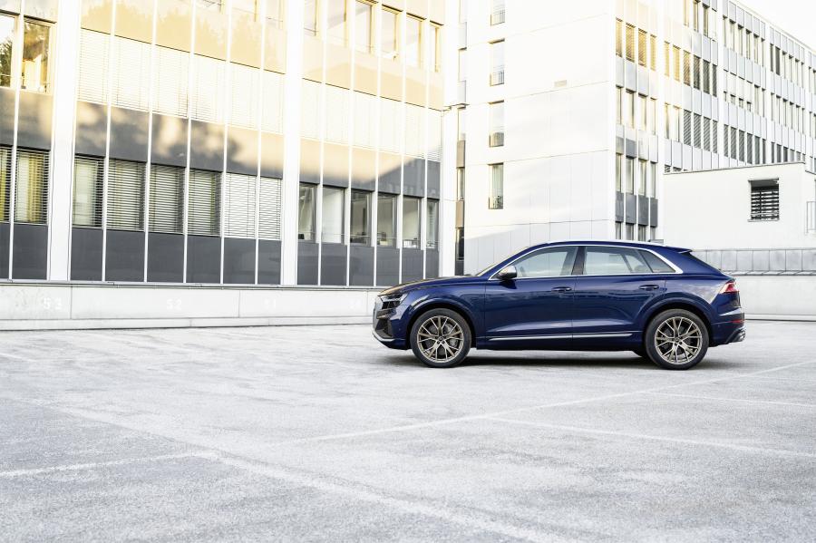  Audi SQ8 TFSI 2020 года  (WW) (фото 16 из 20)